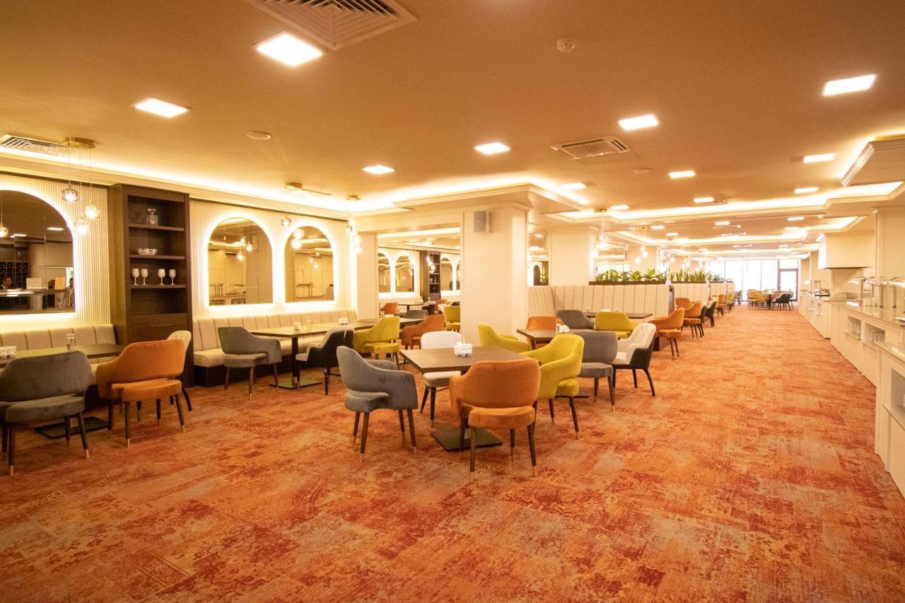 فندق Admiral غولدن ساندز المظهر الخارجي الصورة The lounge at the airport