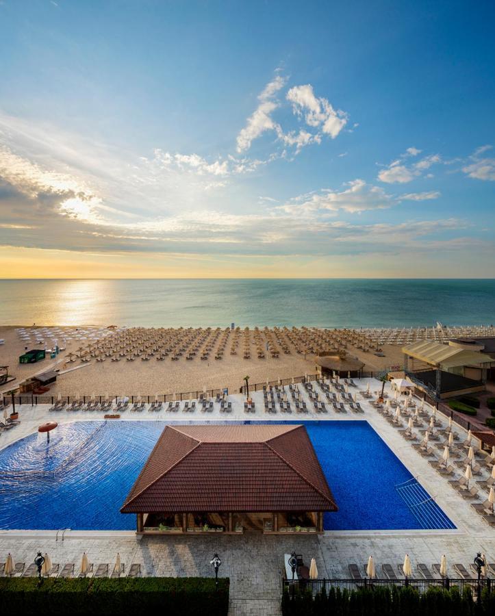 فندق Admiral غولدن ساندز المظهر الخارجي الصورة The beach at the hotel