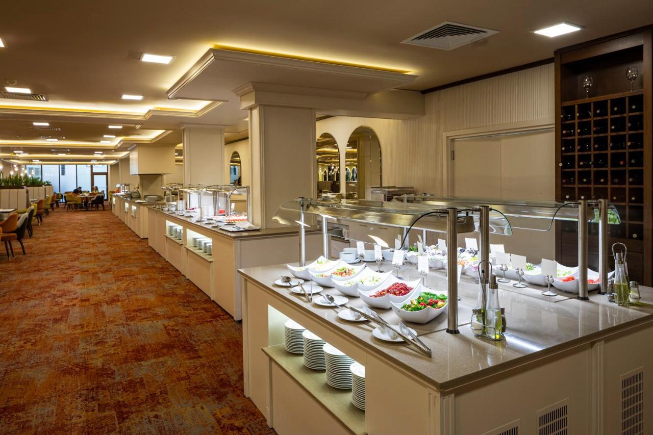 فندق Admiral غولدن ساندز المظهر الخارجي الصورة A buffet at a hotel