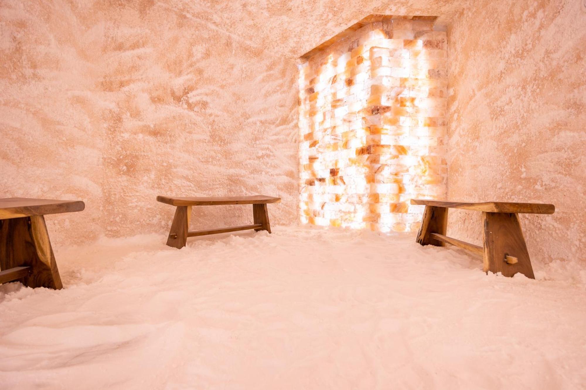 فندق Admiral غولدن ساندز المظهر الخارجي الصورة A salt cave in the United States